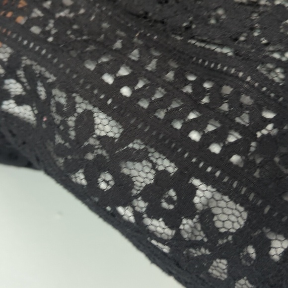 LOFT Brand Crochet Lace Floral Mock Neck Three Quarter Sleeve Top Large L - Picture 2 of 7